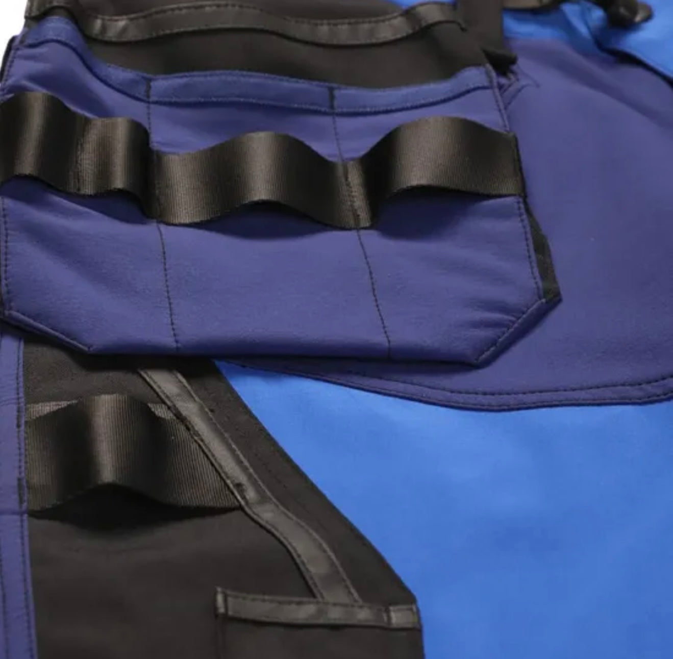 Durable Construction Trousers with Reflective Strips – Safe & Functional Workwear